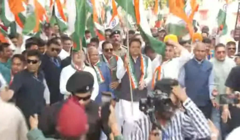 CM Dhami reached the Tiranga Valor Honor Yatra, a grand event from the stadium to the Martyr's Park.