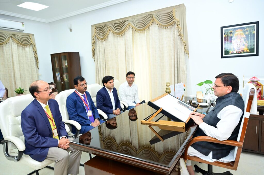 
Cabinet Minister reached Sain, the village of martyr Bipin Rawat, the first CDS of the country, and paid tribute. Uttarkashi: